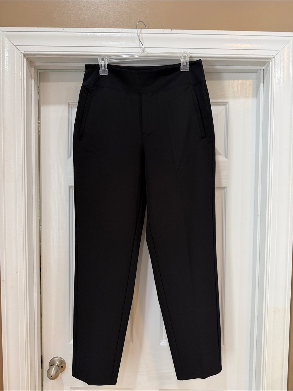 Athleta Endless Straight-Leg Pull-On Pants. Sz 8 TALL. Euc. Black
